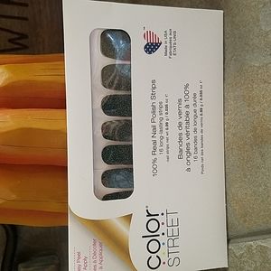 Color Street nail polish strips
